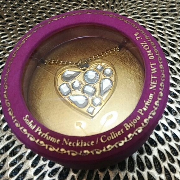 Viva La Juicy Solid Perfume Necklace - Picture 5 of 5
